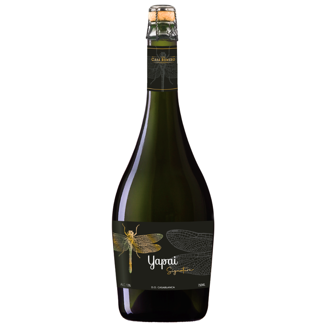 Botella de Casa Romero Yapai Signature Chardonnay 2023 – Espumante, Extra Brut, Chardonnay de Viña Casa Romero